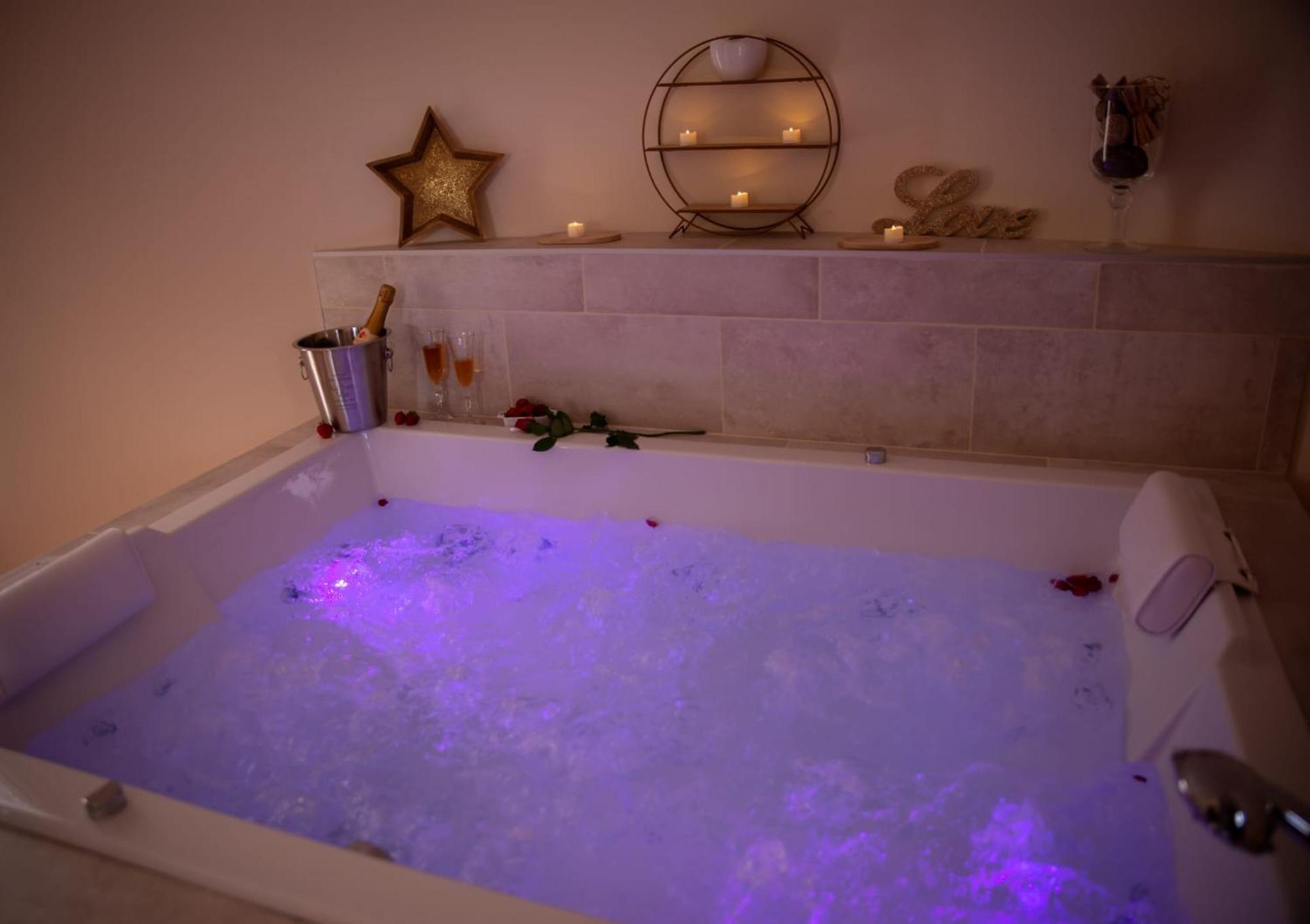 Le Mas Aux Amoureux , Suite Romantique Et Spa Le Barcarès Екстериор снимка