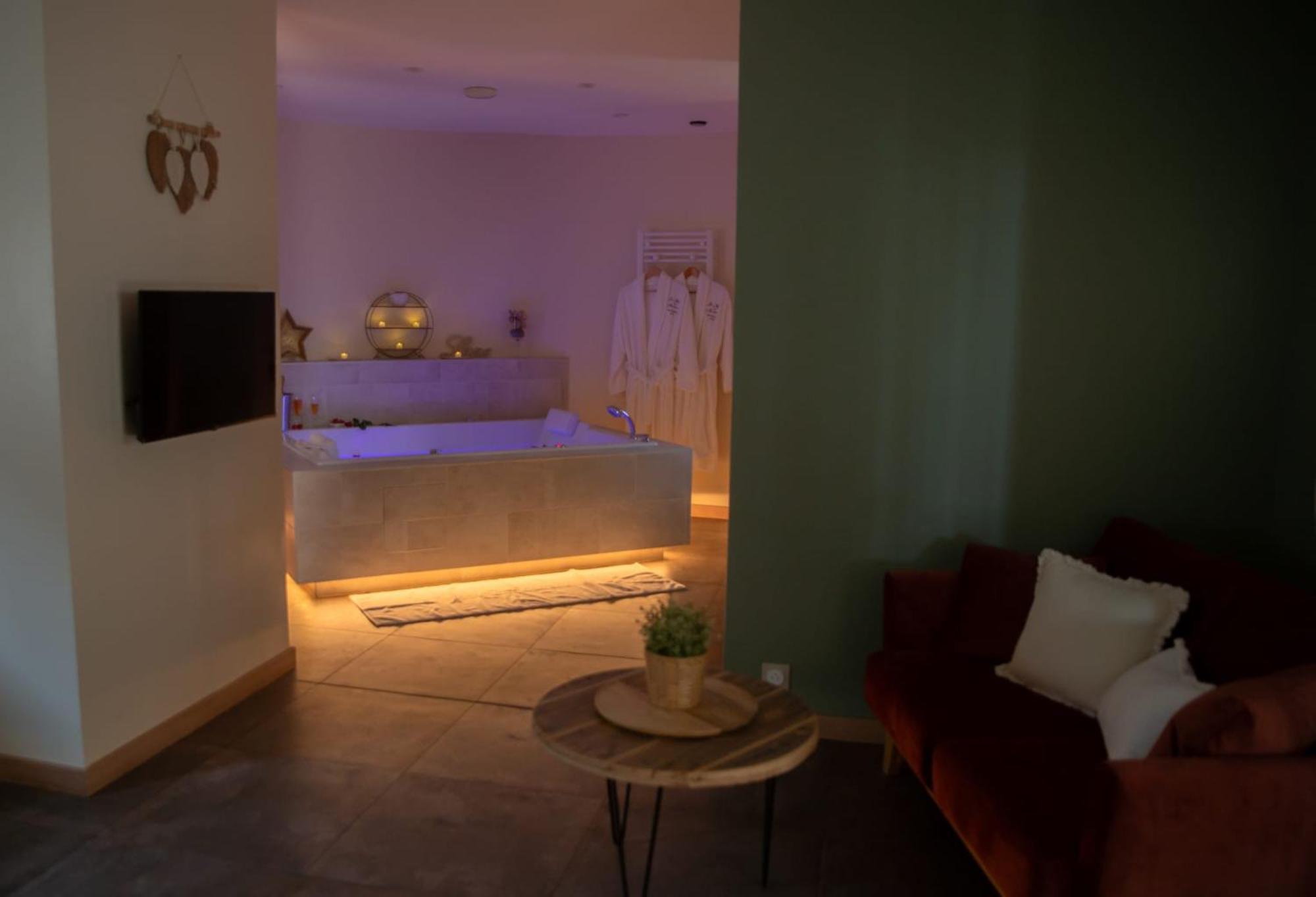 Le Mas Aux Amoureux , Suite Romantique Et Spa Le Barcarès Екстериор снимка