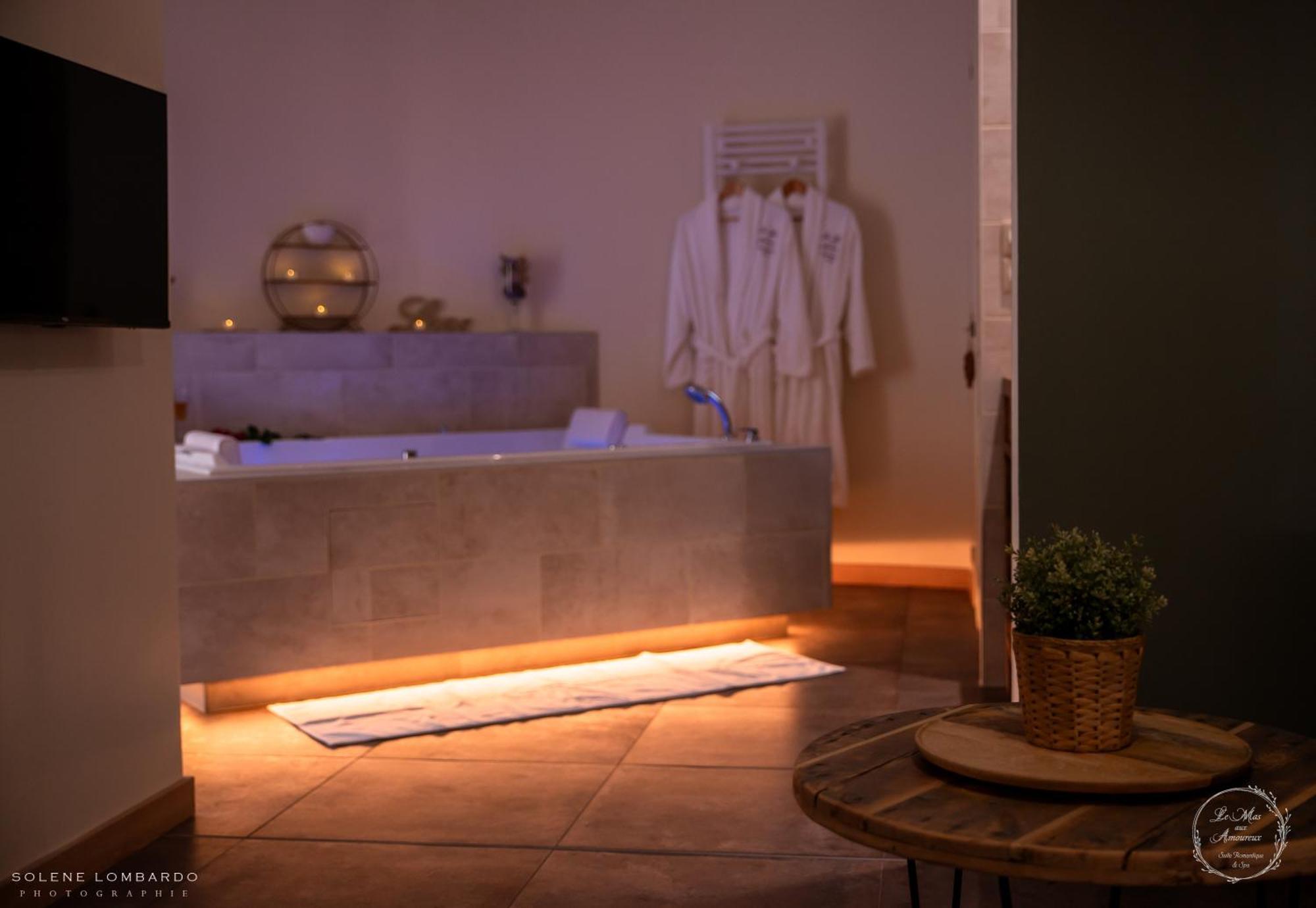 Le Mas Aux Amoureux , Suite Romantique Et Spa Le Barcarès Екстериор снимка